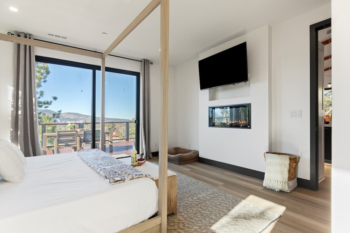 Bear's Retreat - Image 12