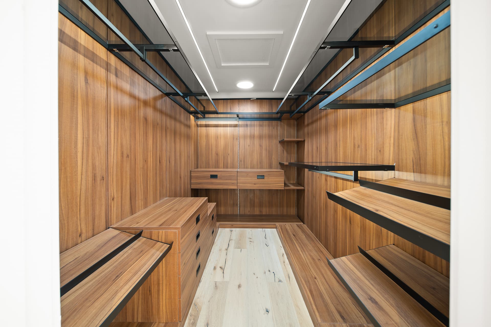 London Villa - Image 55