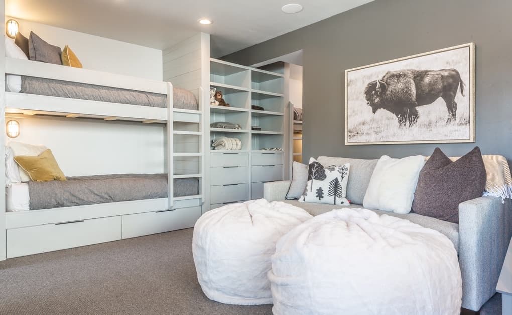 Lake Cabin #11 - Image 22