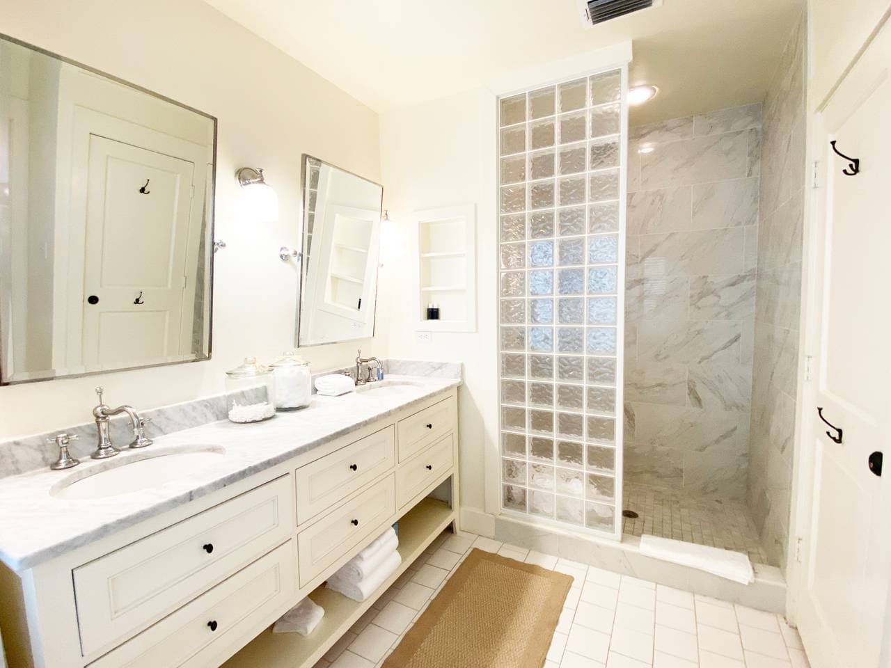 Timeless House - Image 15