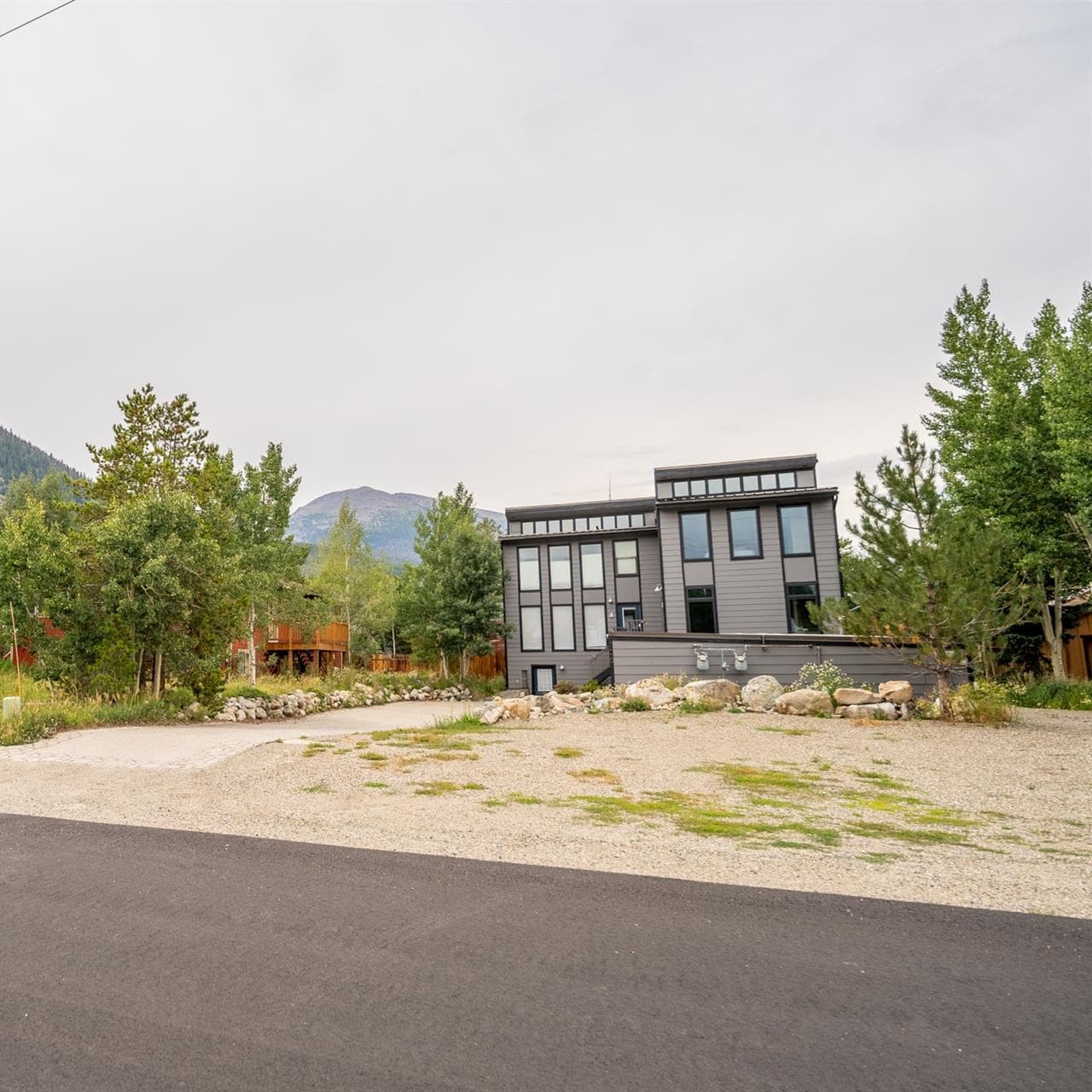 Alpine Home - Image 37