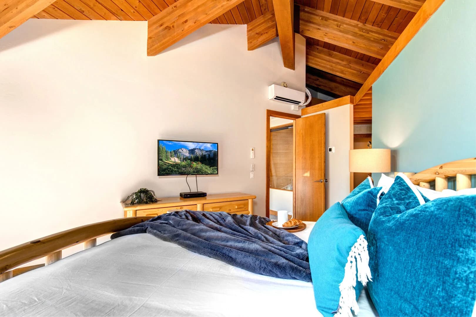 Abode at the Crux - Image 14