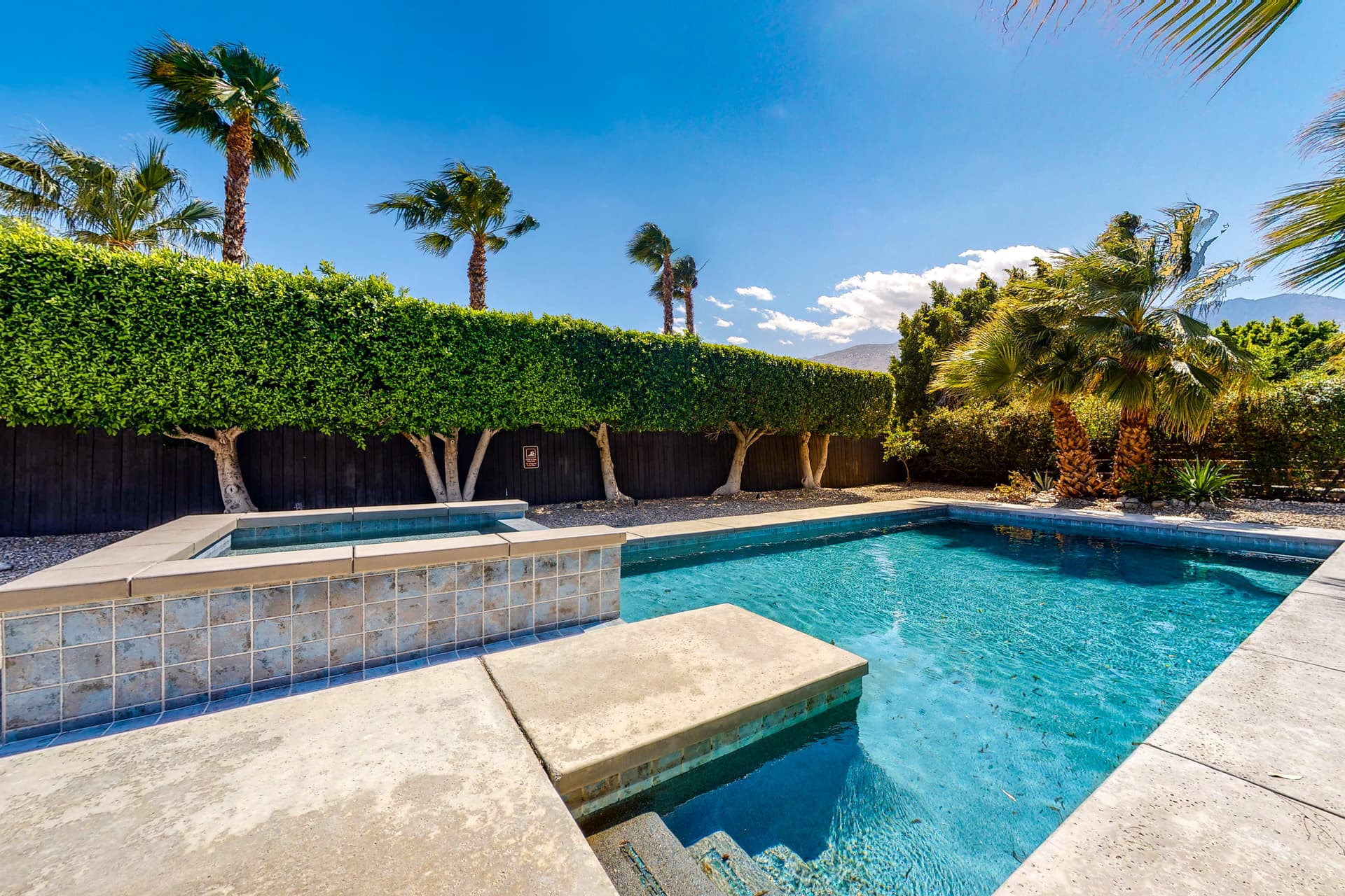 Freestone Modern Home - Image 27