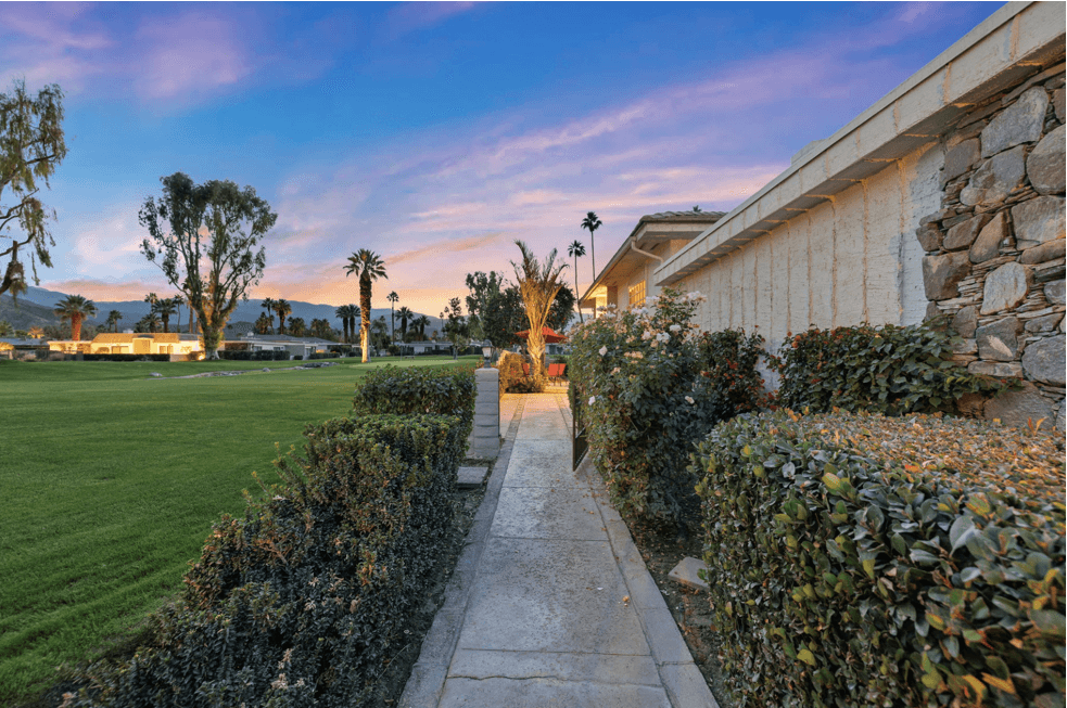 Wells in La Rocca - Image 88