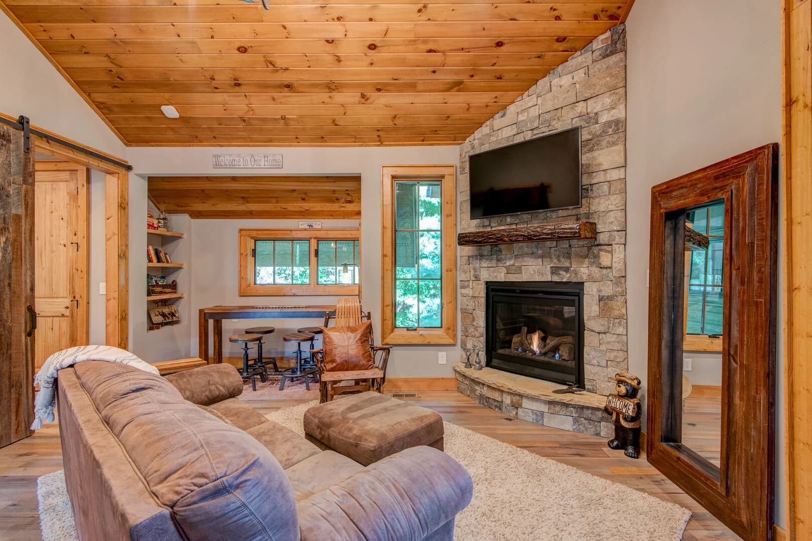 Banner View - Image 4