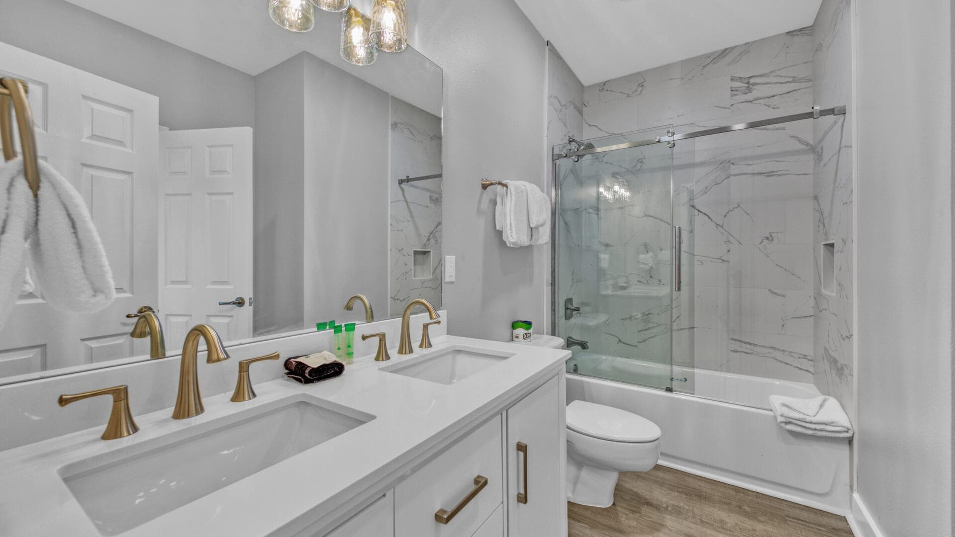 Shoreline Towers Home - Image 14