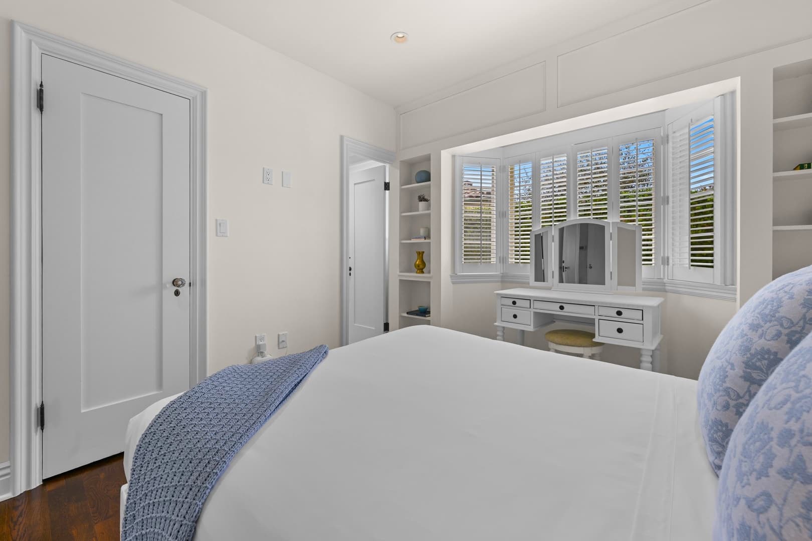 Summerland - Image 15