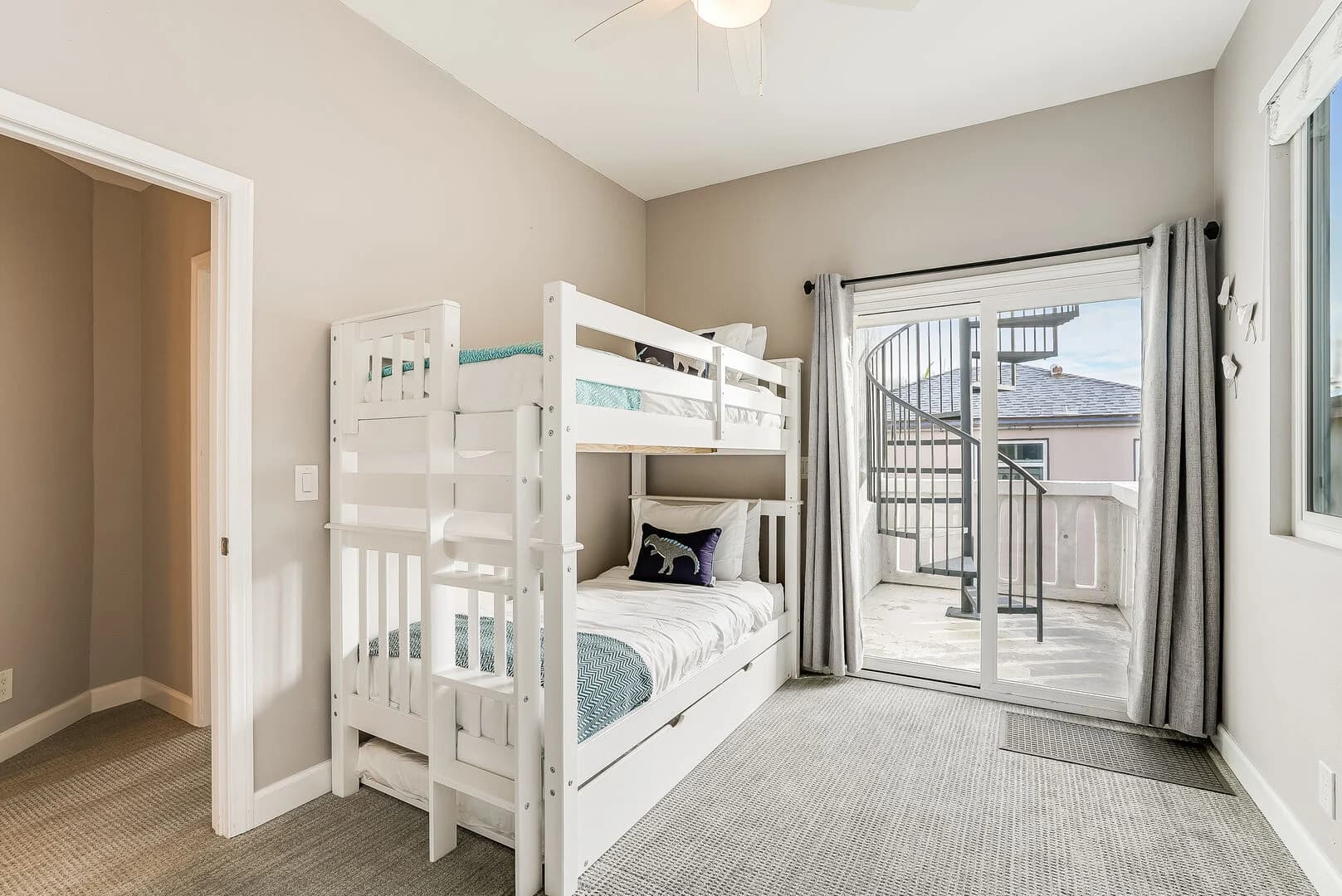 Deal Place - Image 38