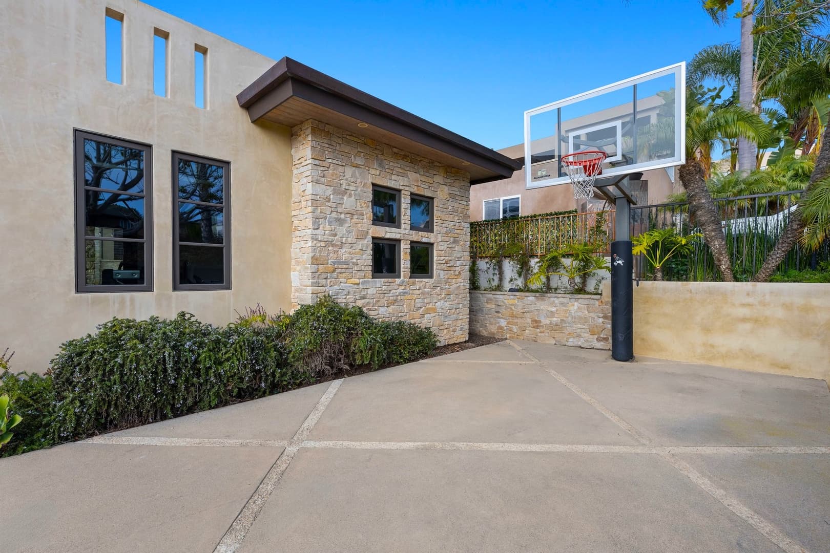 Costa Del Mar - Image 4