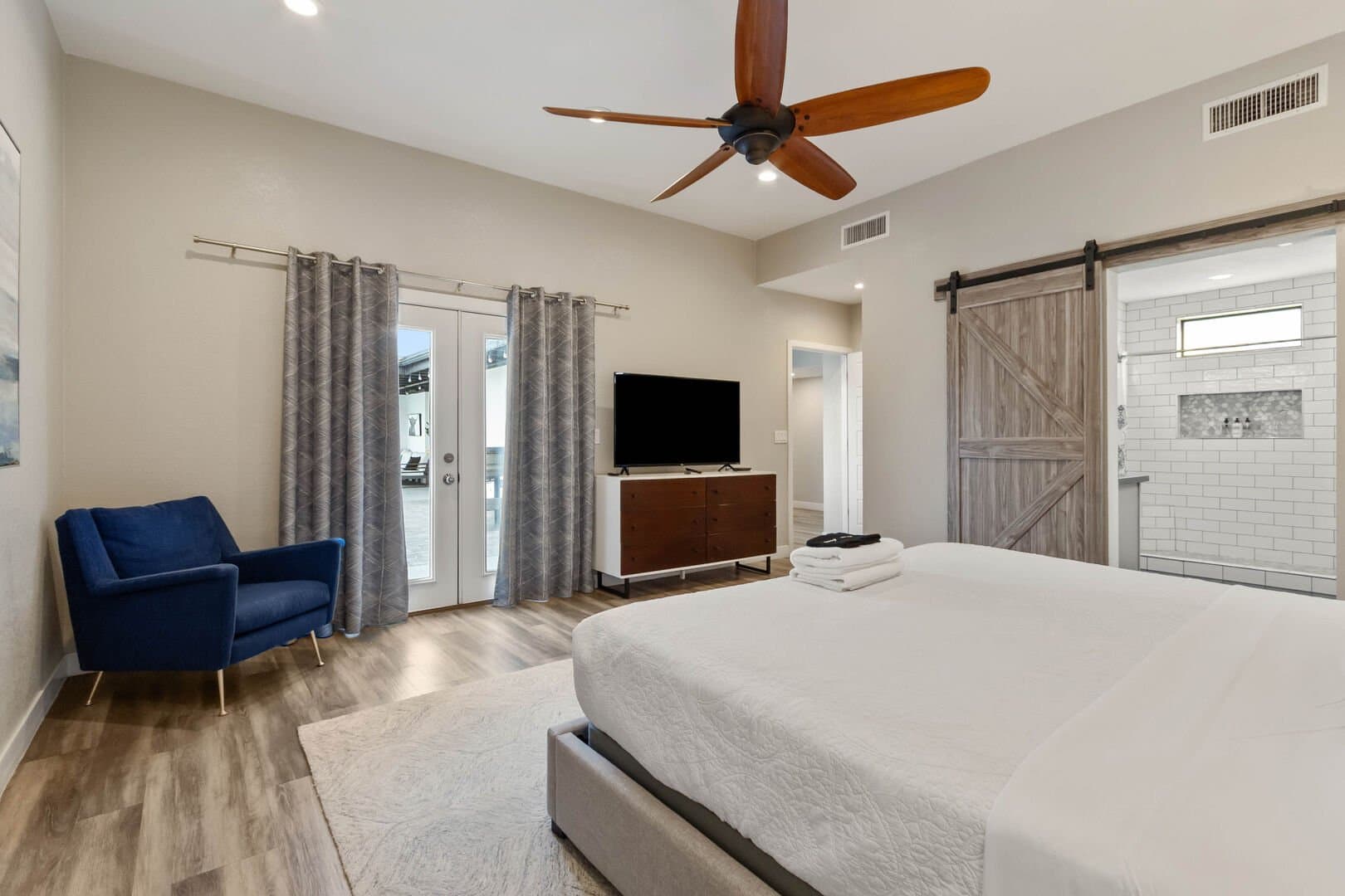 Day Dream - Image 19