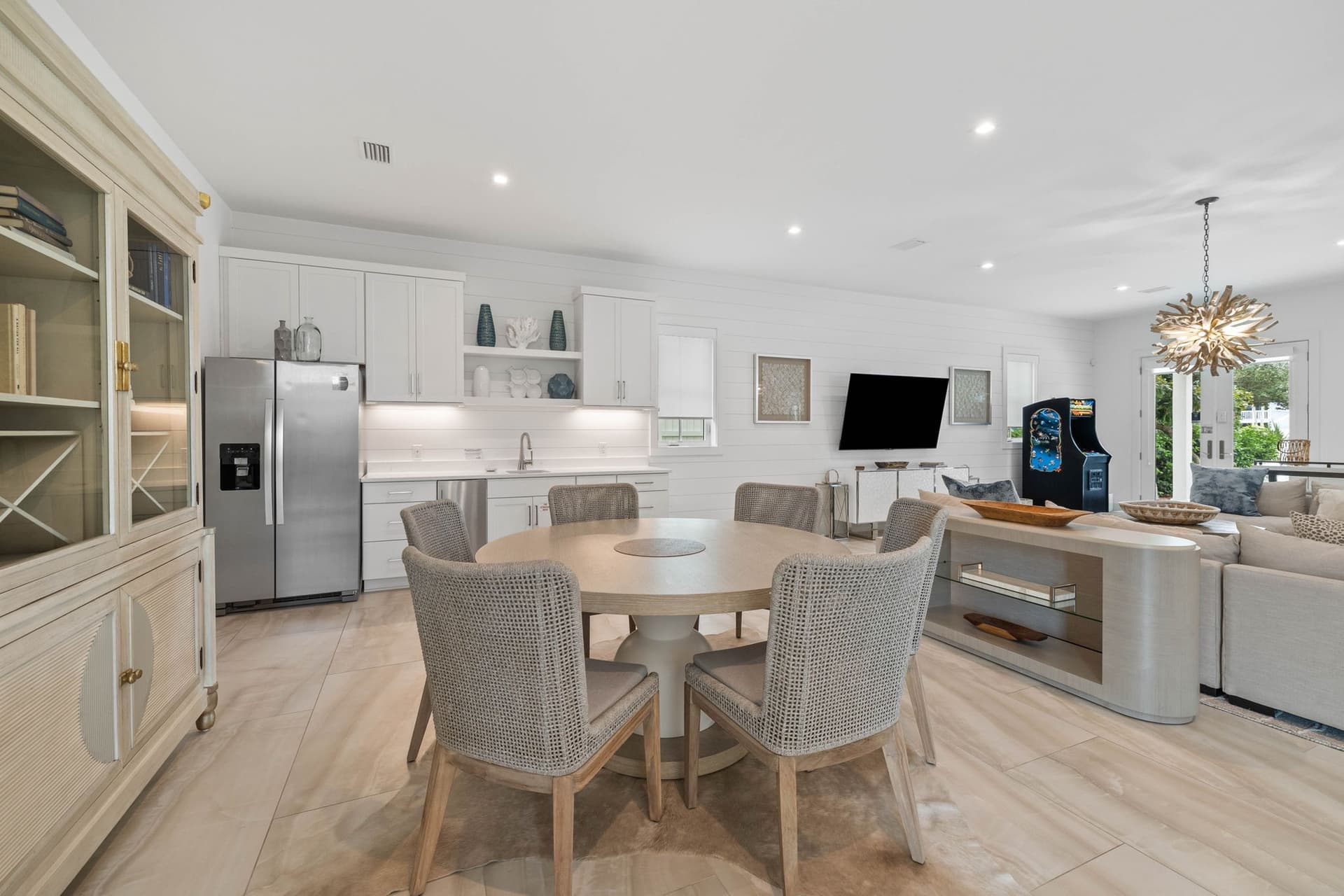 Eyes on Sunrise - Image 22