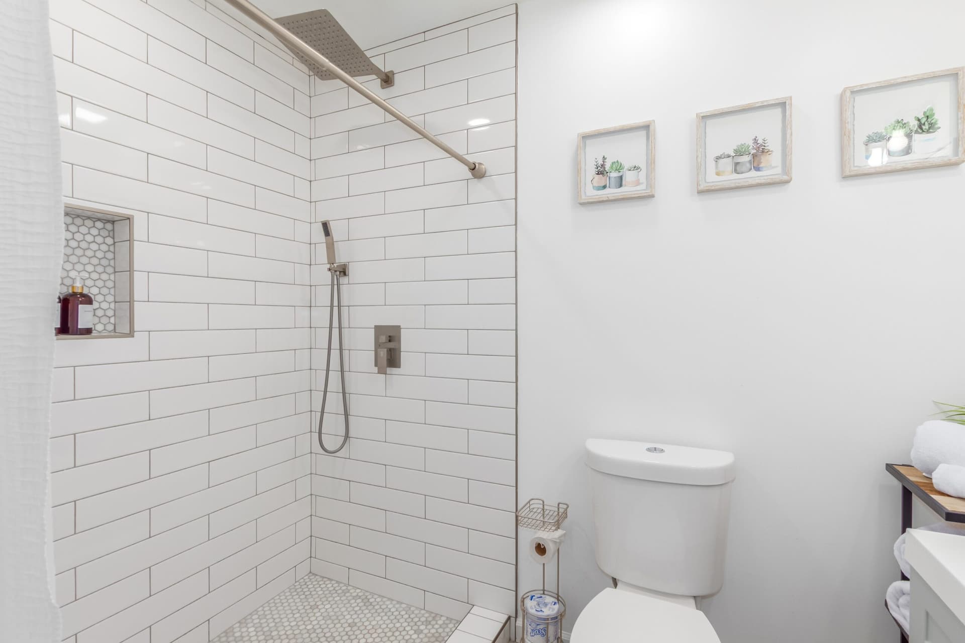 Ochenta Modern Poolhouse - Image 24