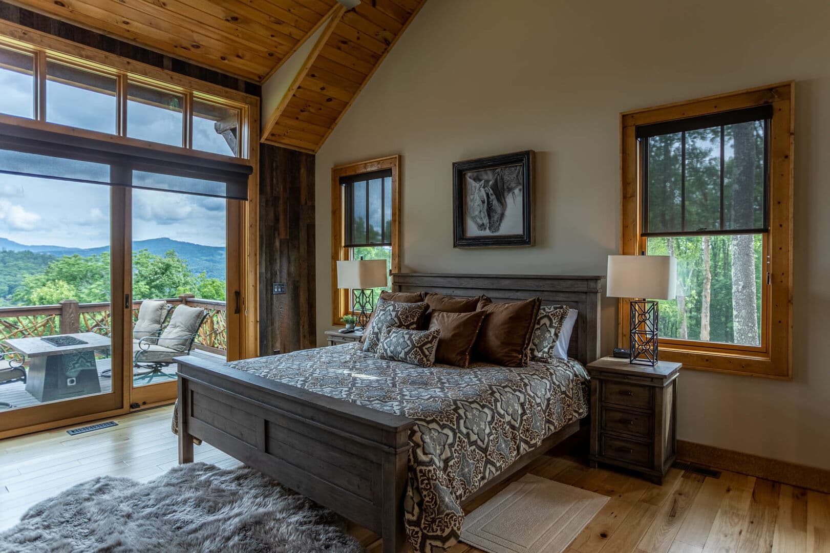 Lazy Bear Home - Image 4