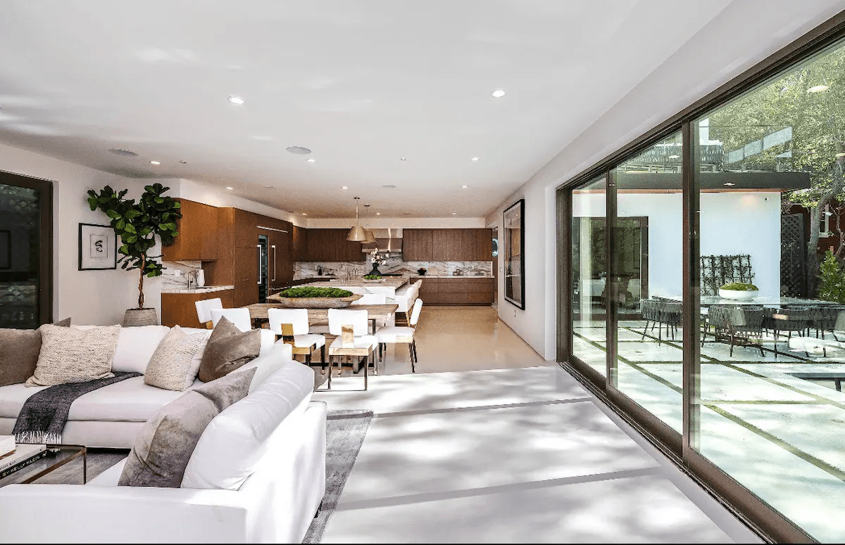 Hollywood Regency Villa - Image 7