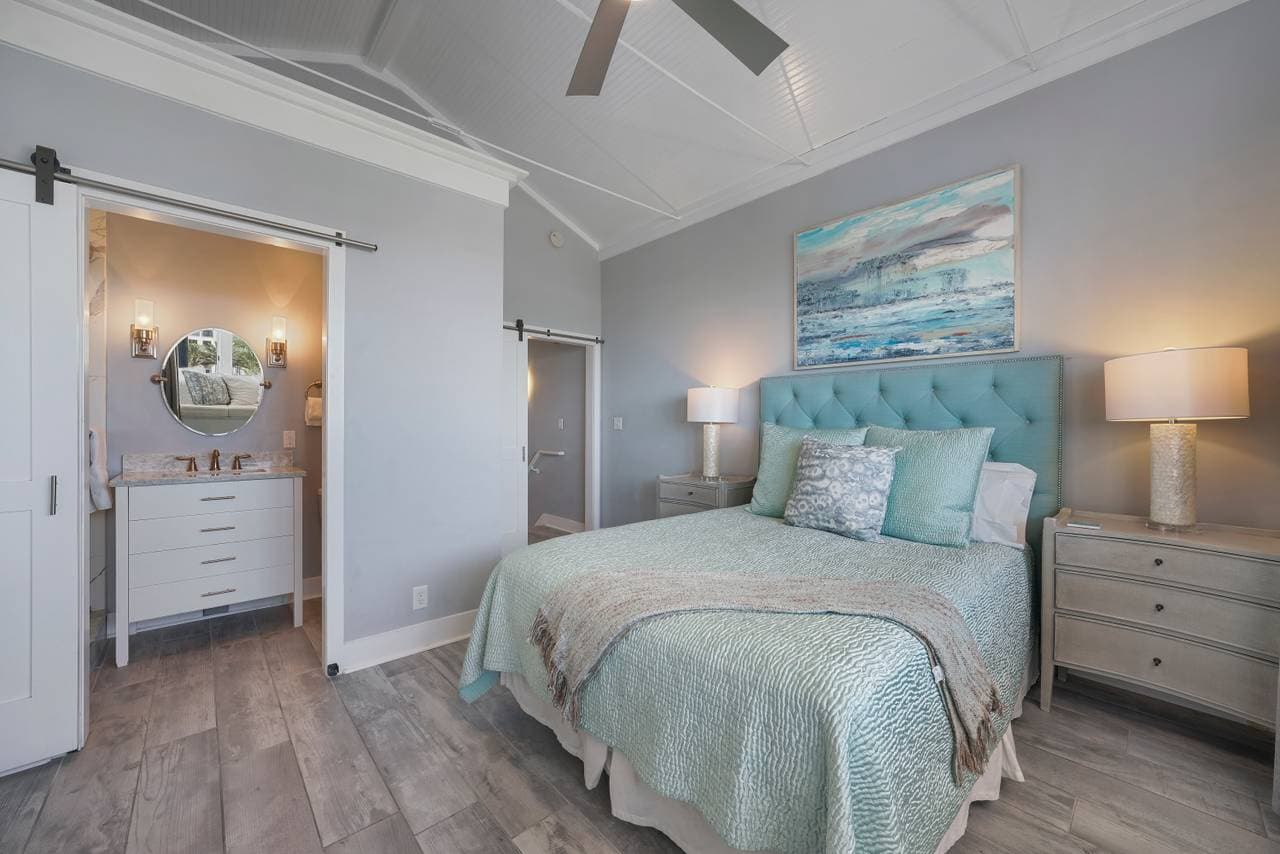 Above The Crowd Home - Image 14