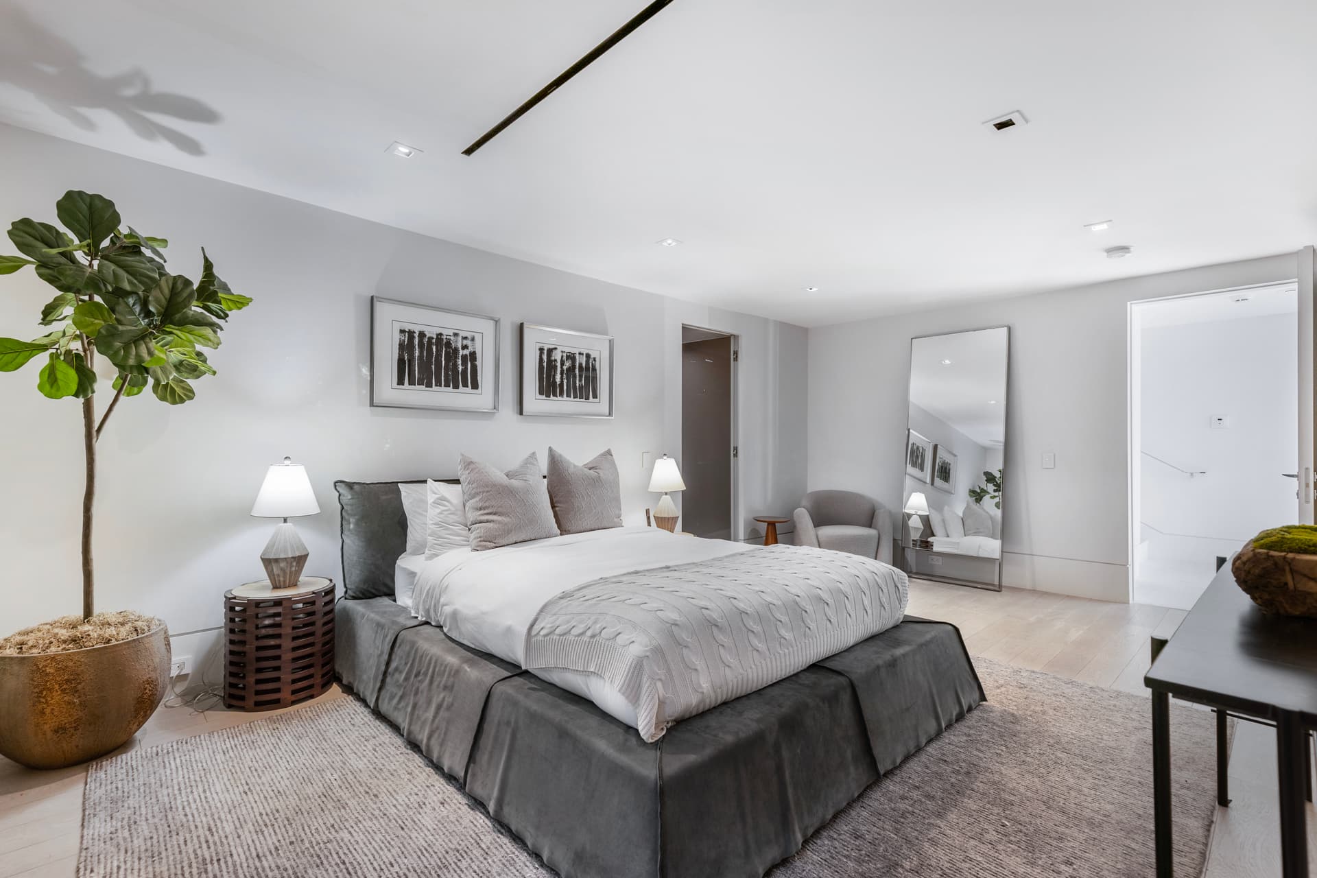 St Ives Modern - Image 27