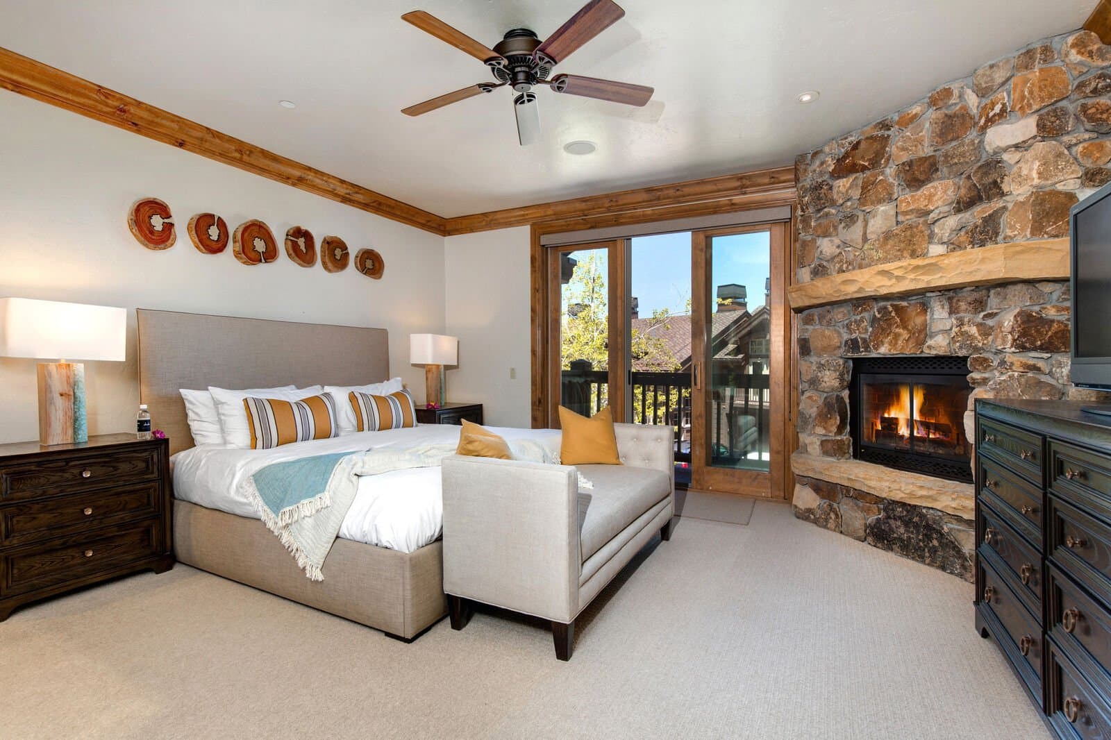 Star House - Image 28