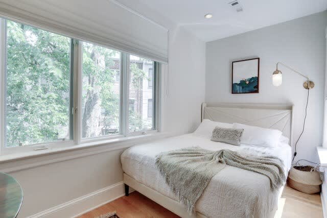 District Charm - Image 25