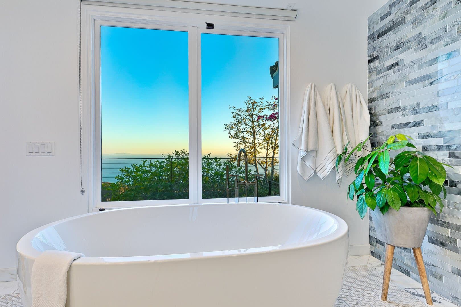 Latigo View Malibu - Image 23