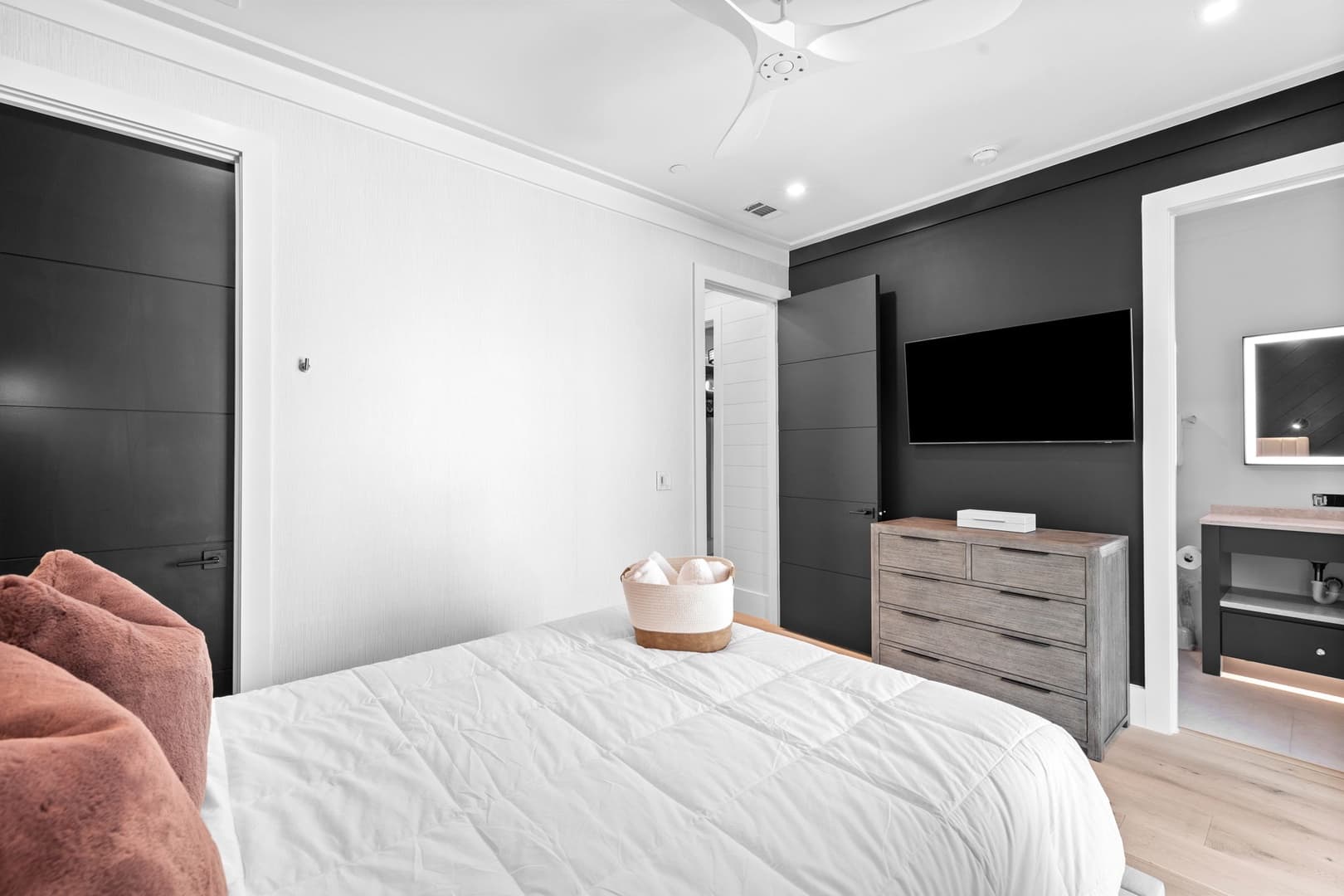 Endless Views - Image 33