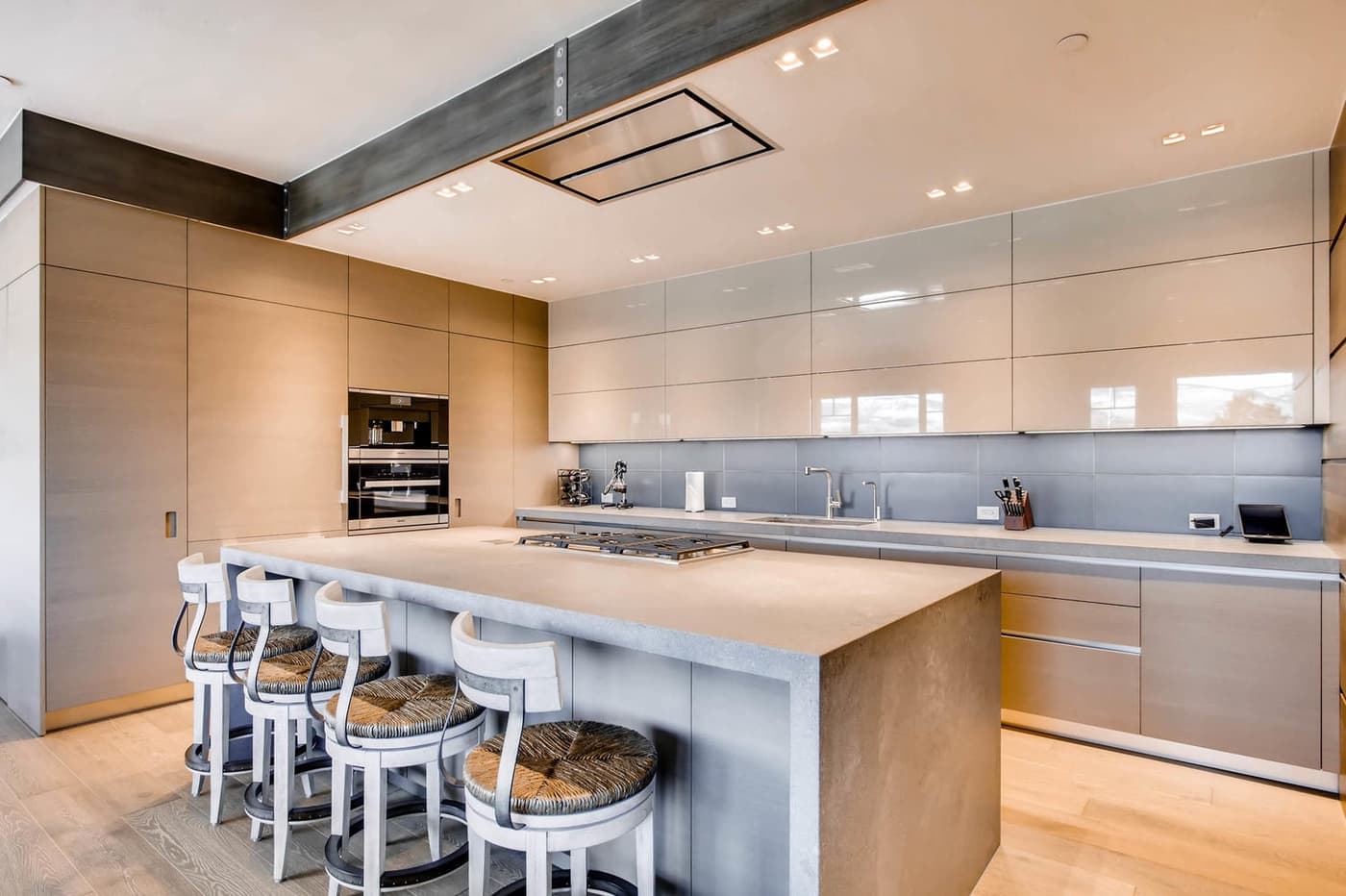 Lay Of The Land At Hummingbird Lodge - Image 5