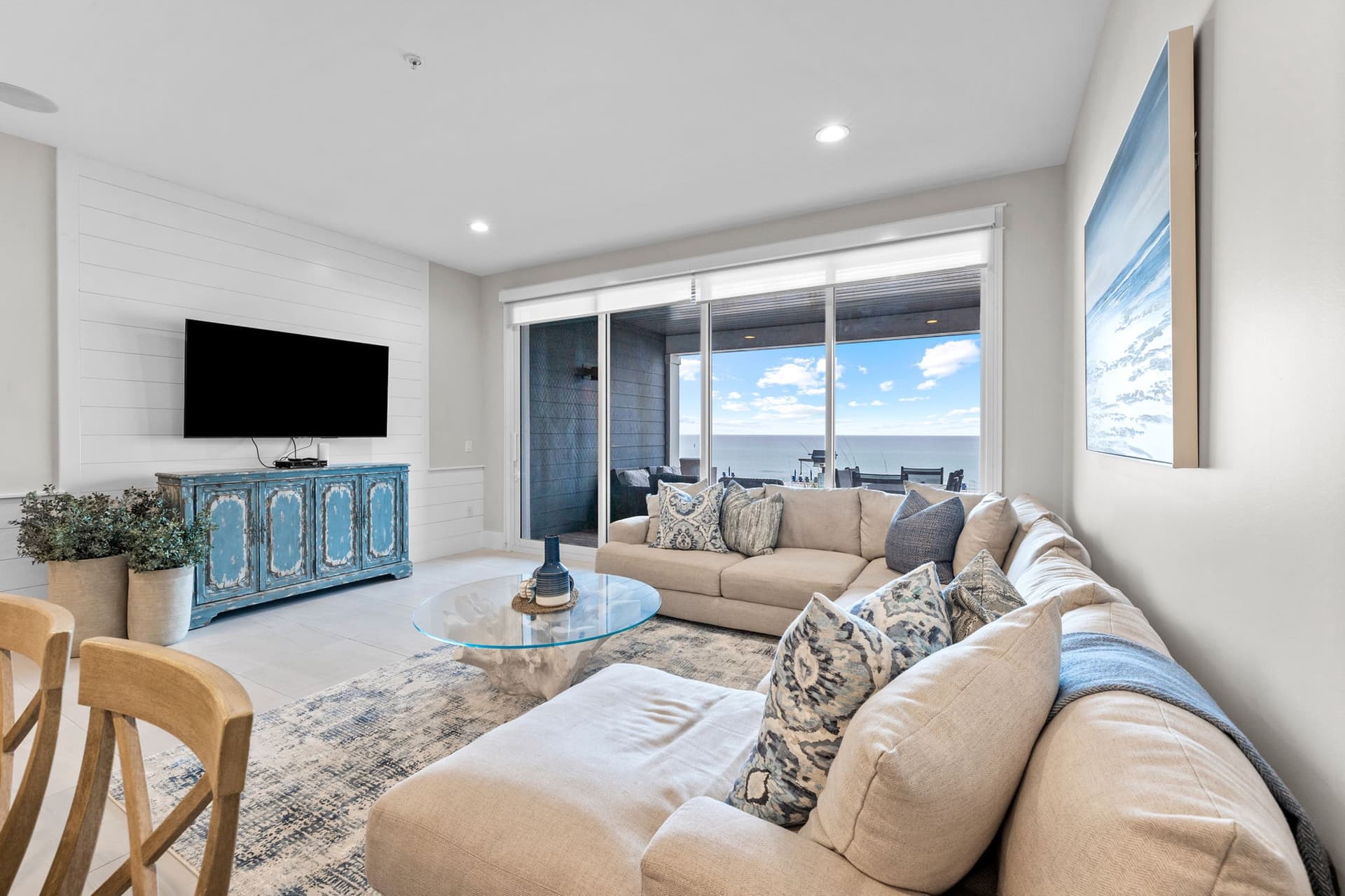 Beachside Haven - Image 1