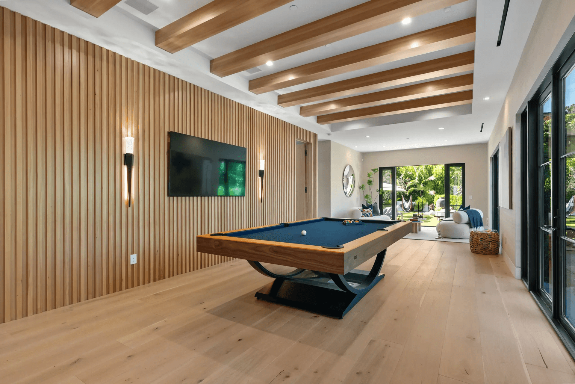 Linda Flora - Image 5