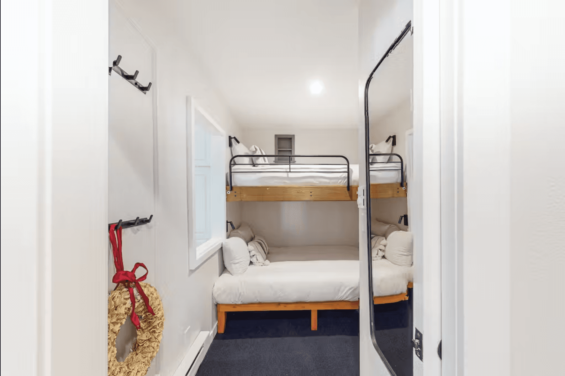 Modern Alpine Getaway - Image 8