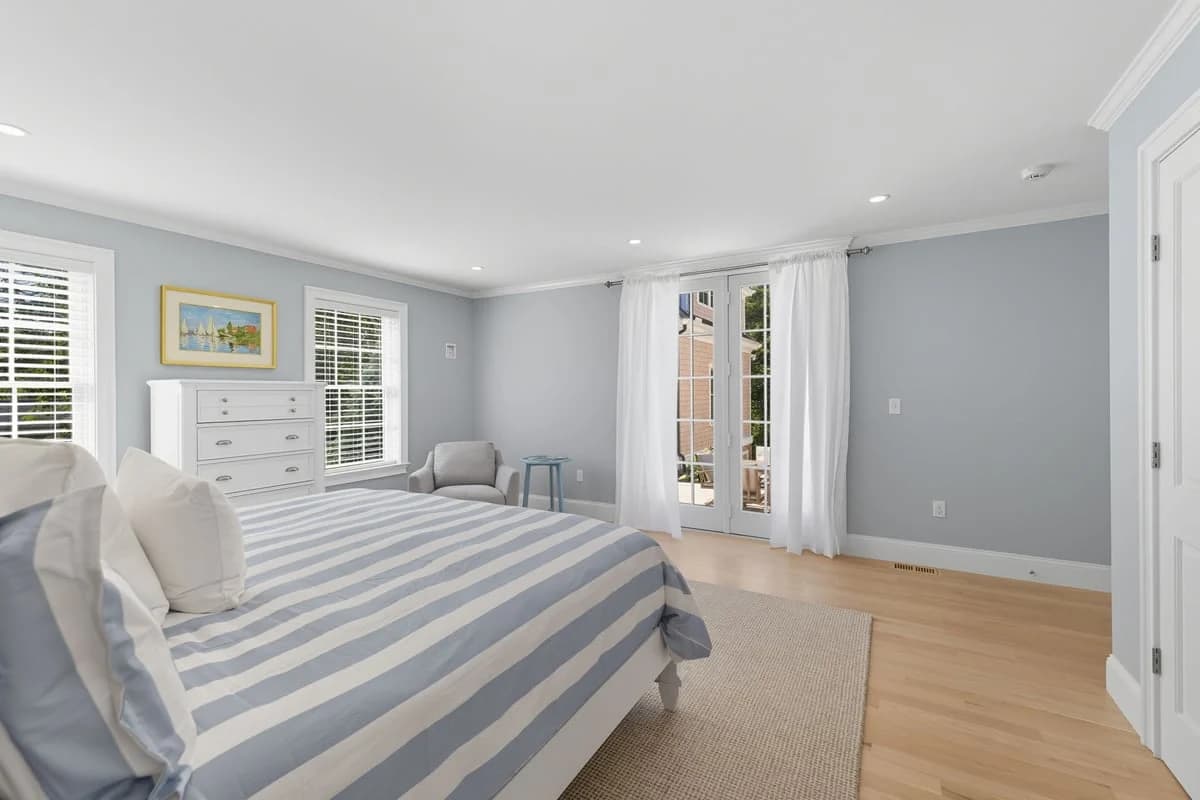 Three Buoys - Image 10