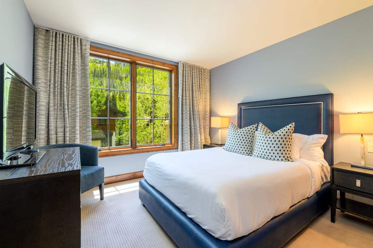 Cloud Nine at The Ritz-Carlton - Image 6