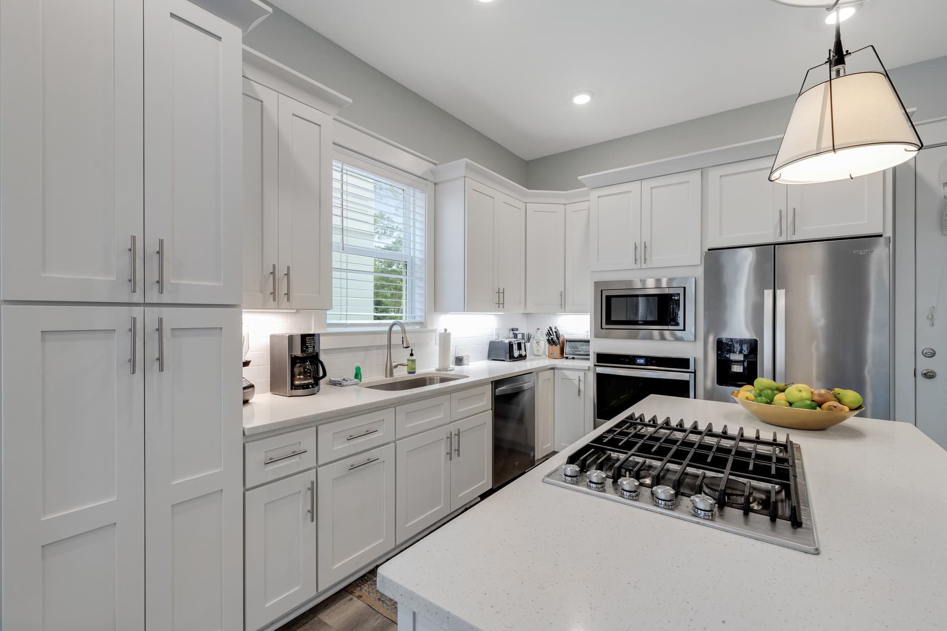 Porches N' Paradise House - Image 6