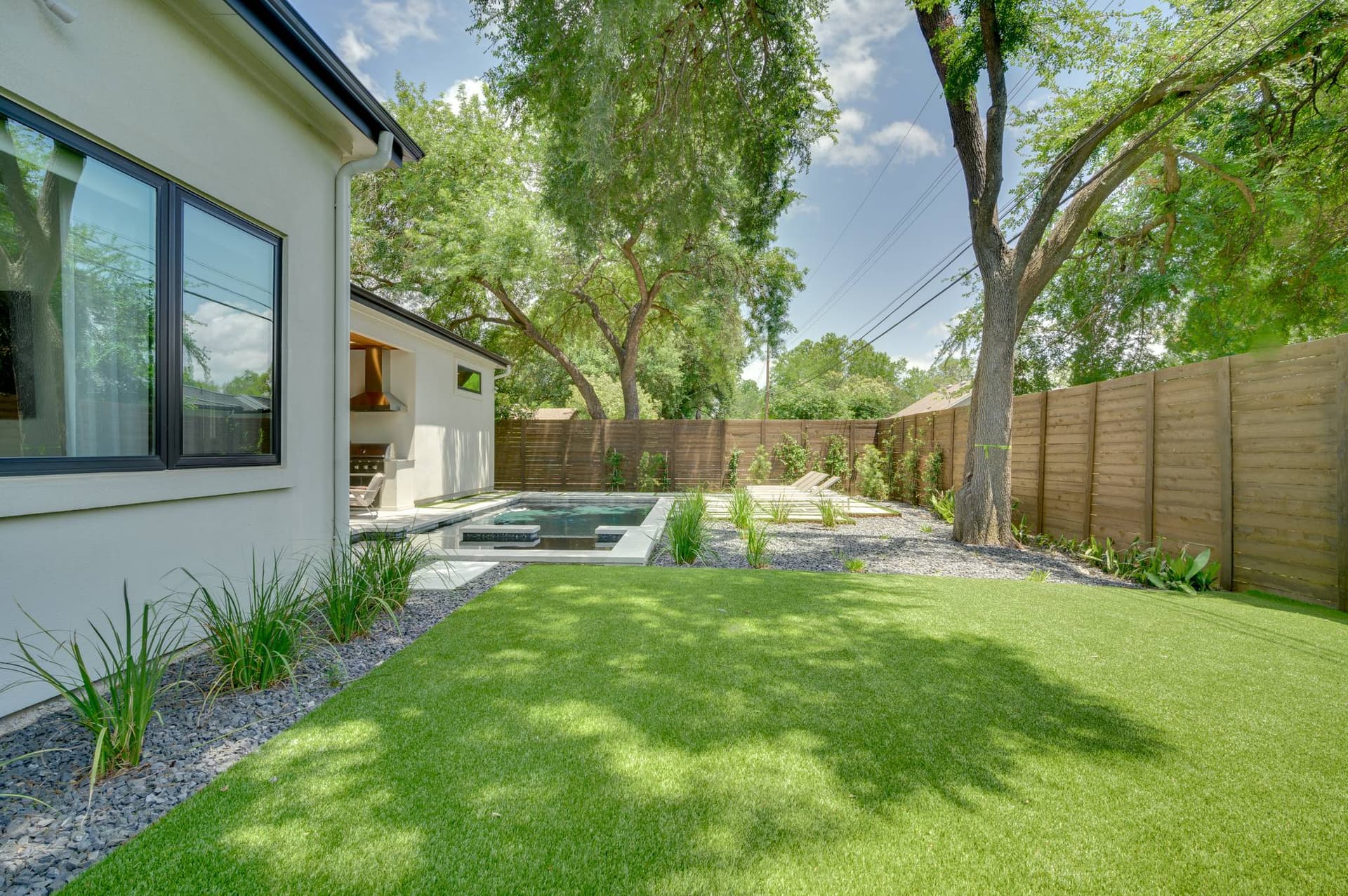 Austin Bella - Image 8