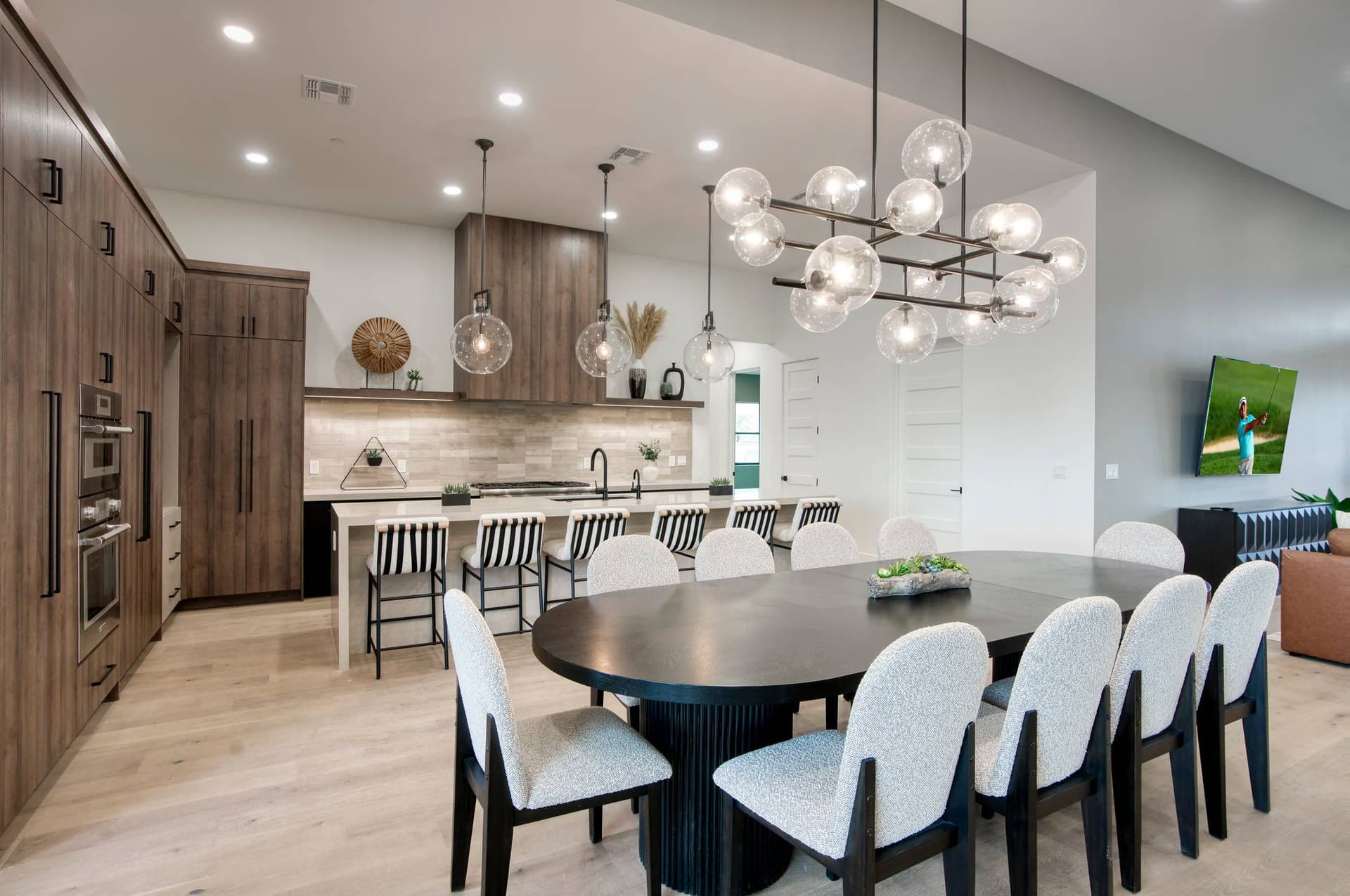 Estate on Harmony - Image 18