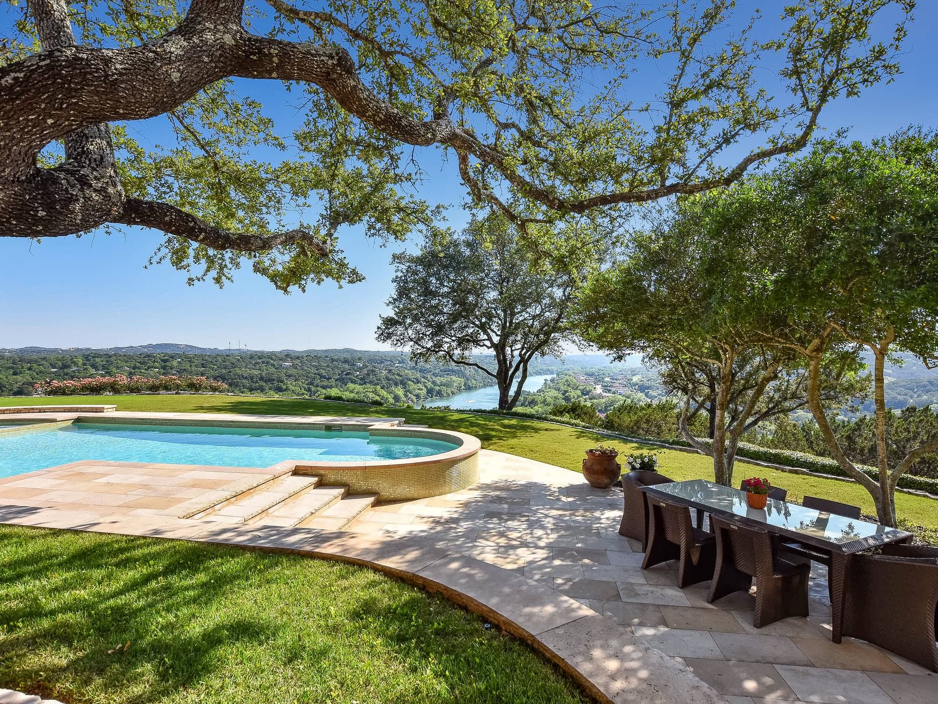 Lakeview on Lake Austin - Image 27