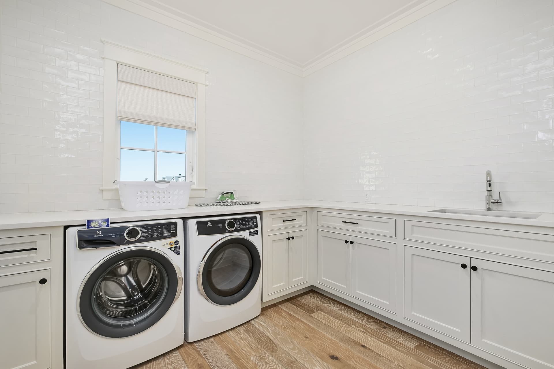 Emerald Le Luxe - Image 23