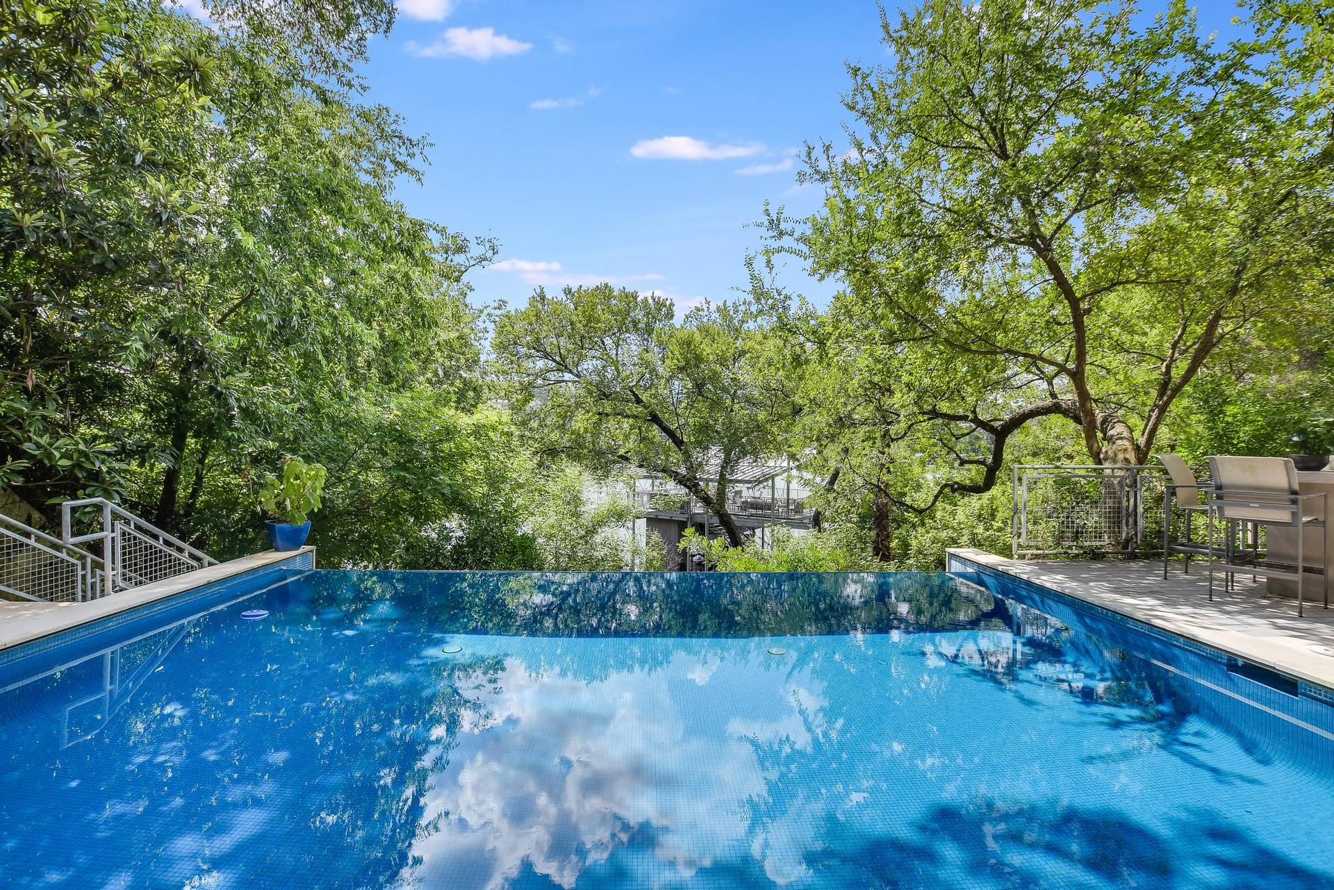 Waterfalls on the Lake Villa - Image 2