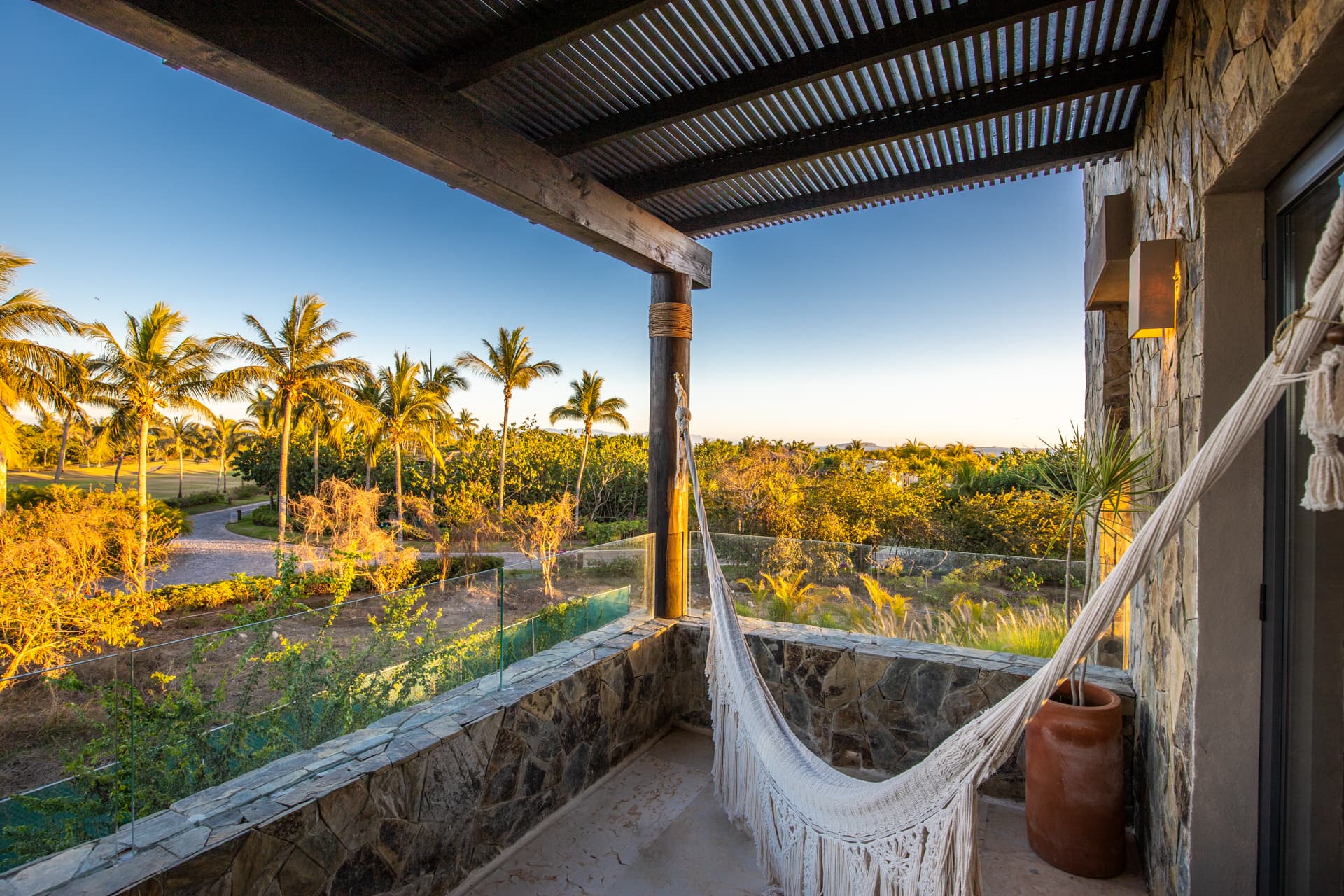 Tau Residences #412 - Image 12