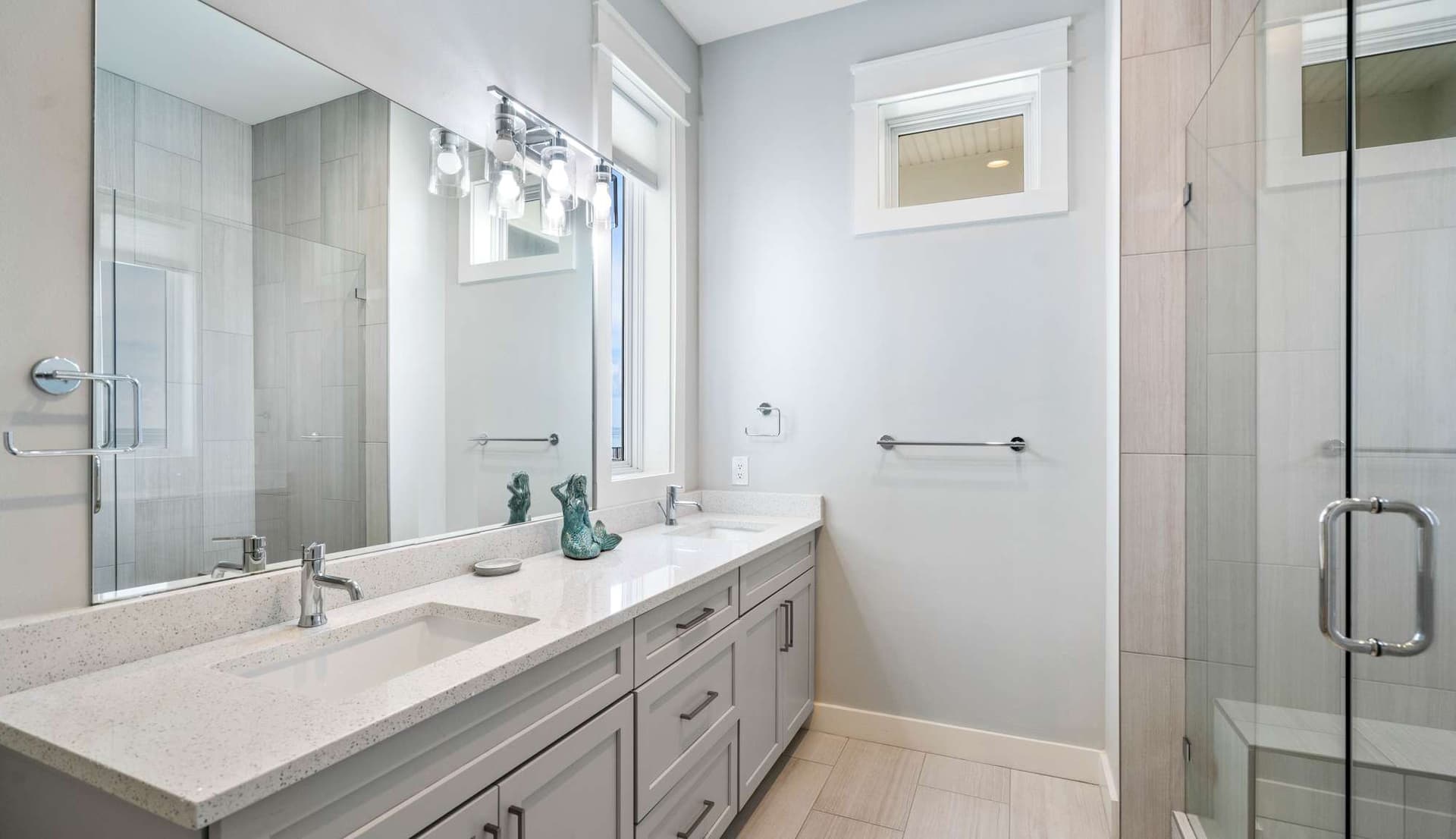 Latitudes Manor - Image 20