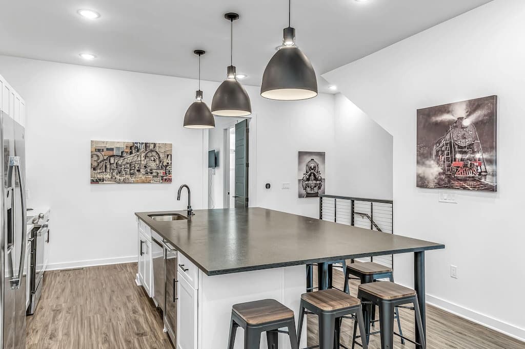 Highland Station - Image 6