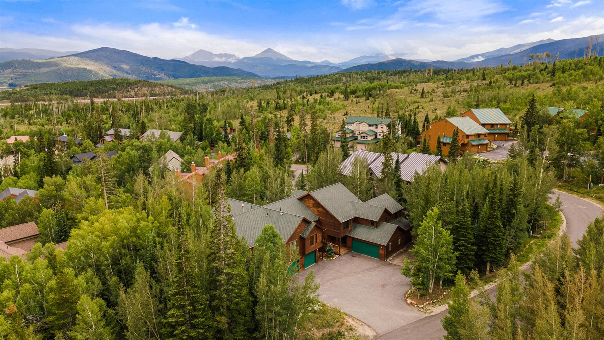 Burgundy House - Image 62