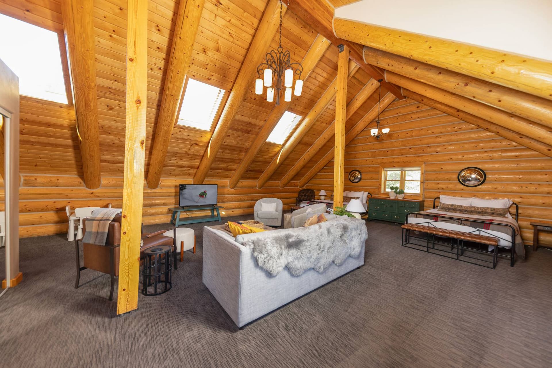 Modern Ski Home - Image 8