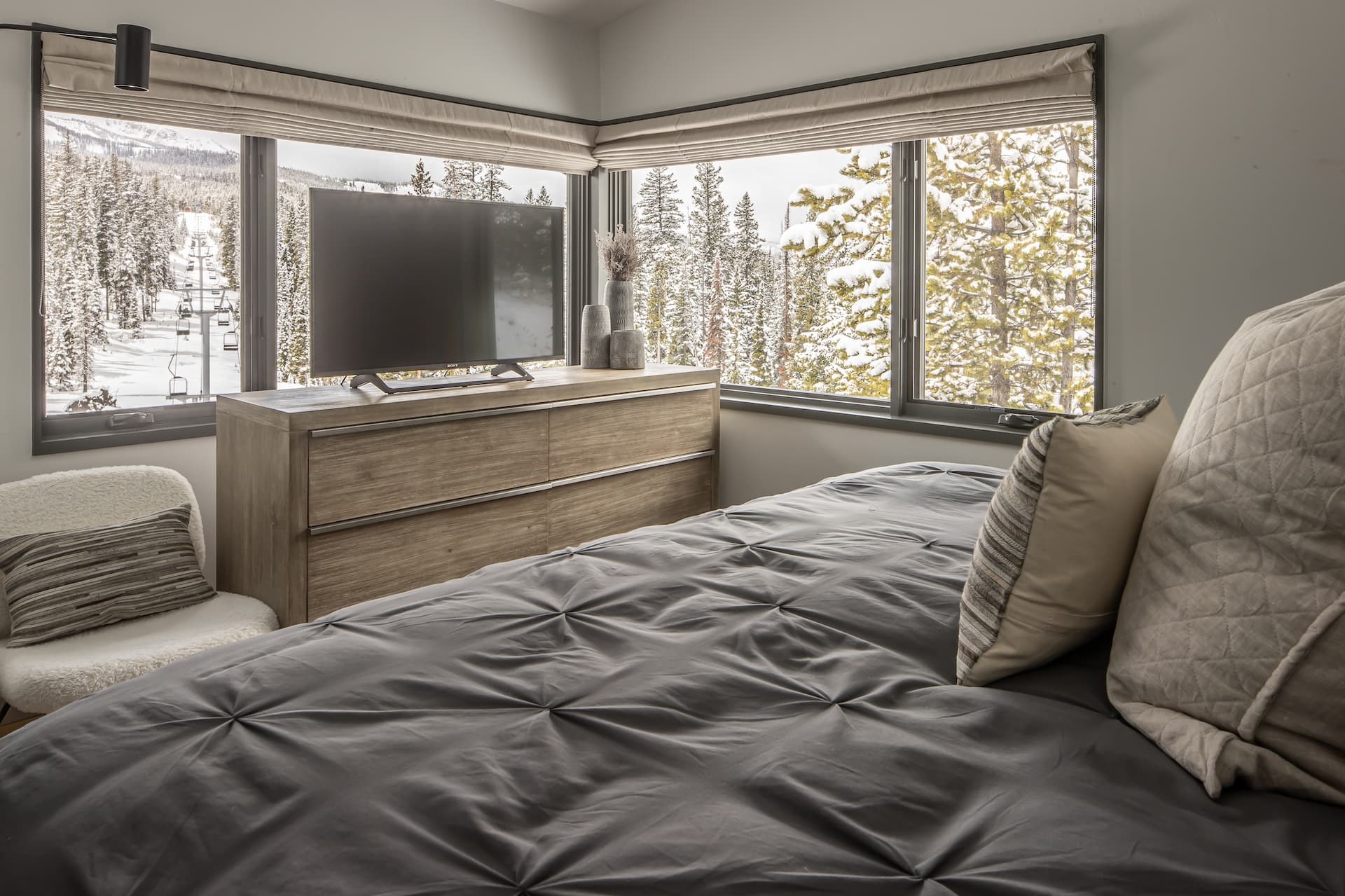 Lake Cabin #20 - Image 11