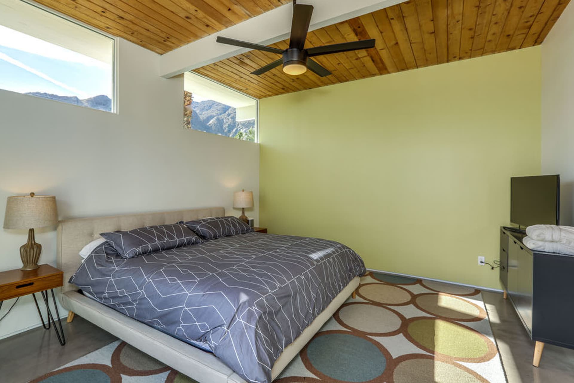 Regal Contemporary House - Image 12