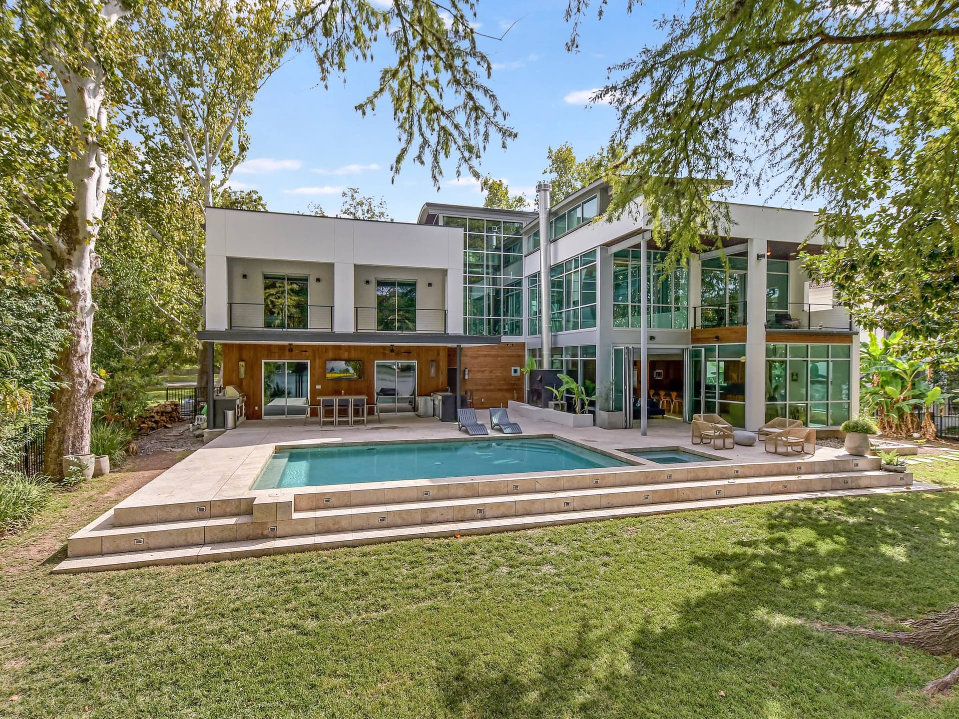 Emerald on Lake Austin - Image 24