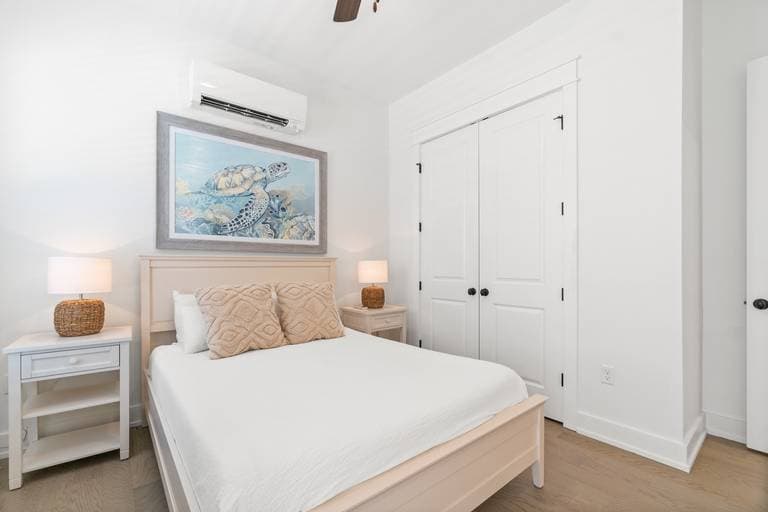 Charming Blue Haven - Image 22