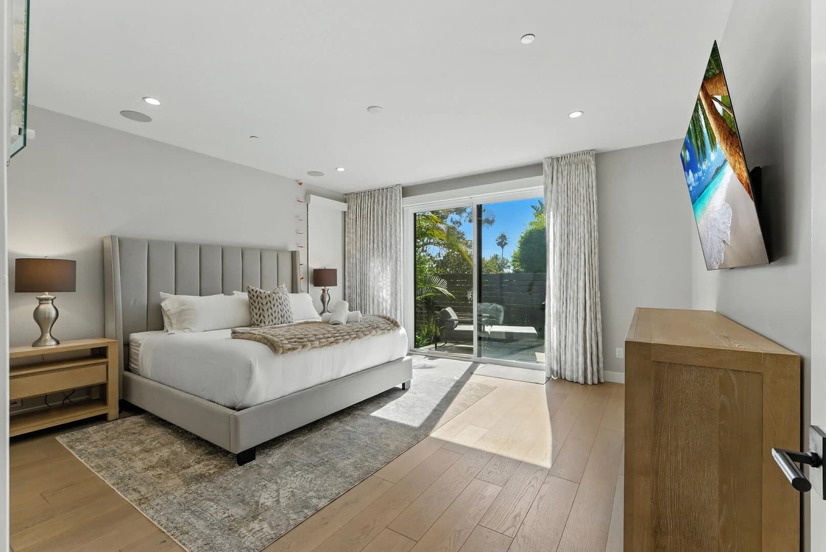 Coastal Paradise - Image 20