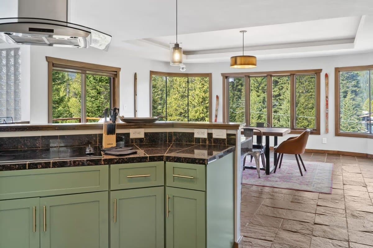 Forestlight Hideaway - Image 13