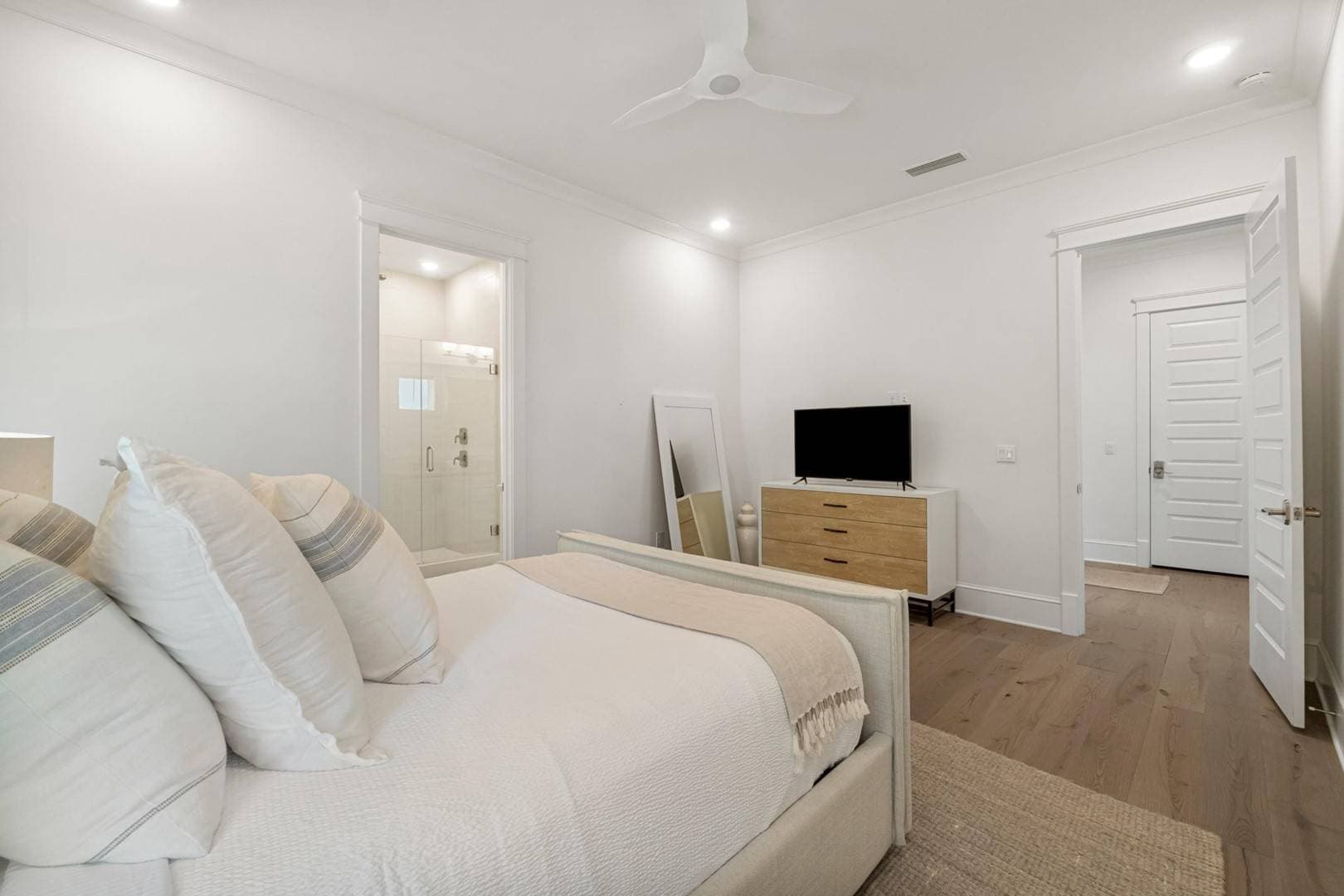 Palm Tree Paradise - Image 14