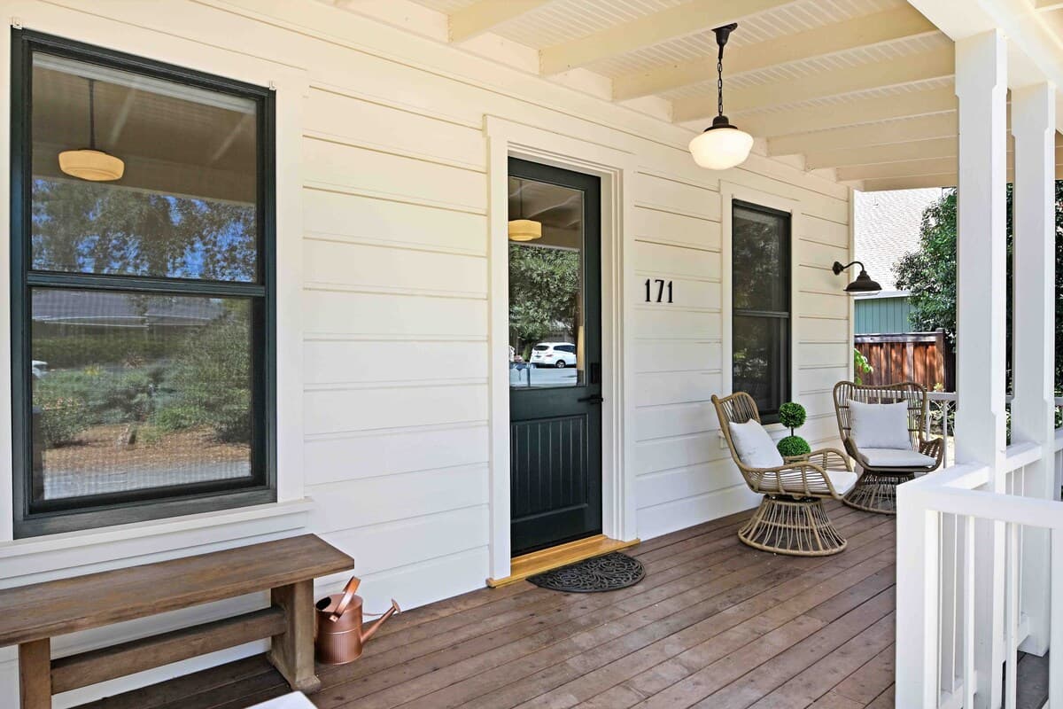 Newcomb Vineyard Escape - Image 19