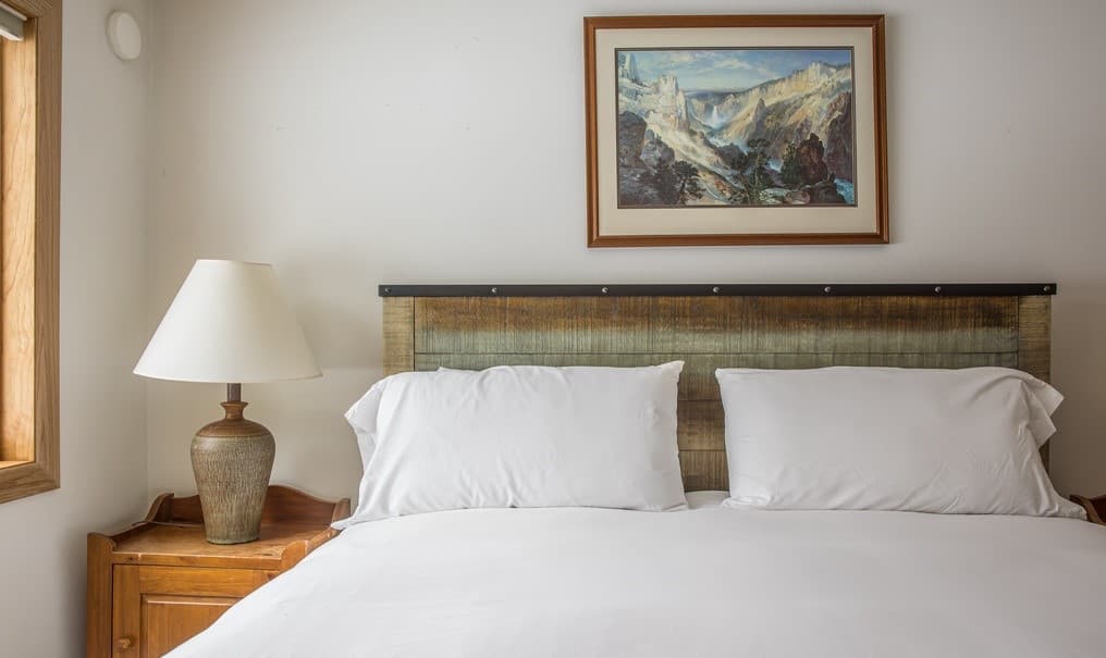 Running Bear Home - Image 13